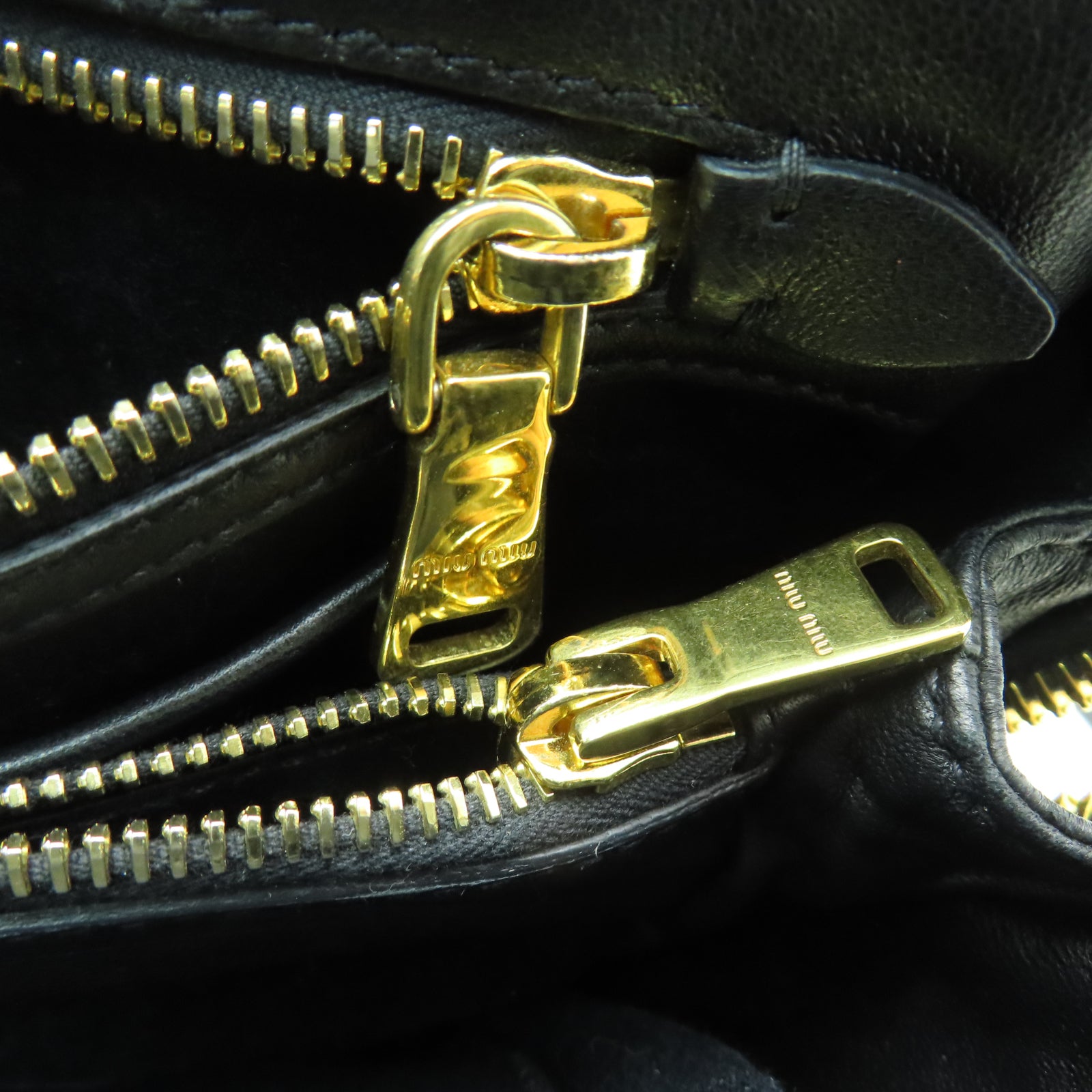Miu Miu 羊皮皮革2 Way Shoulder金扣手挽肩背兩用袋黑色