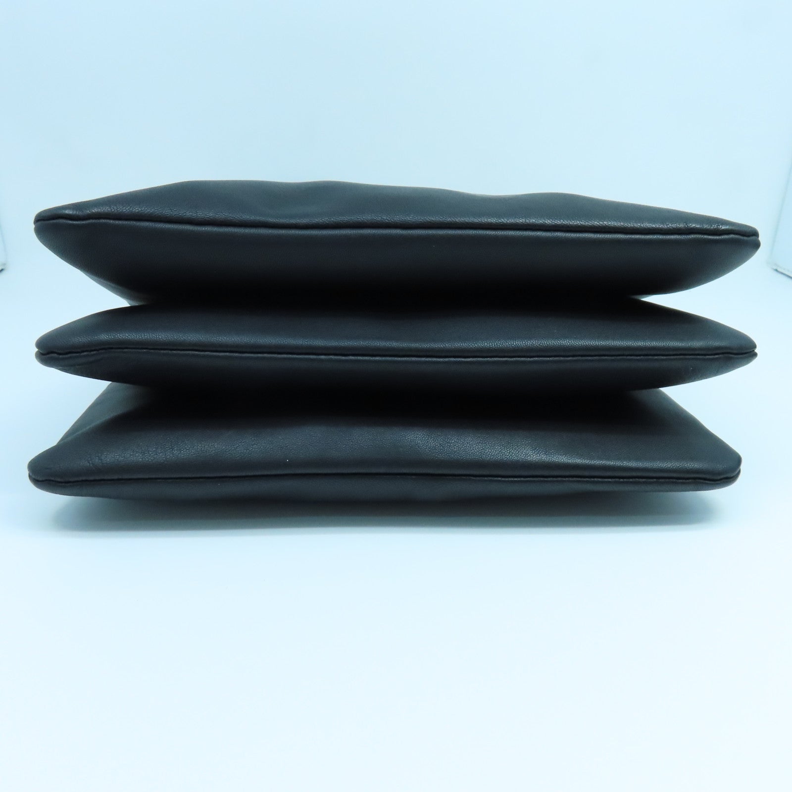 CELINE 【激減優惠】牛皮皮革Shoulder Pouch金扣肩背袋黑色