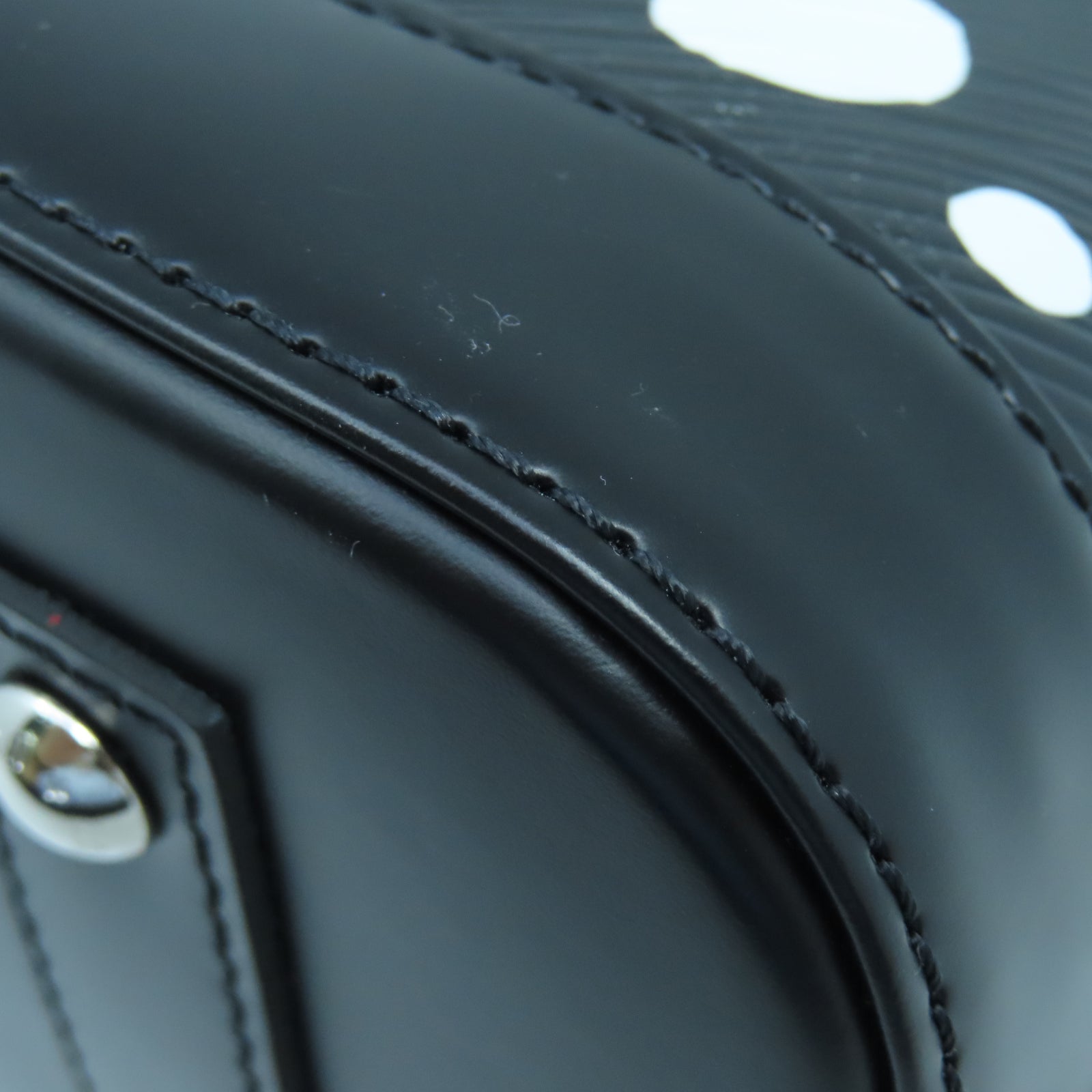 LOUIS VUITTON Epi皮革YK Alma BB銀扣手挽肩背兩用袋黑色/白色