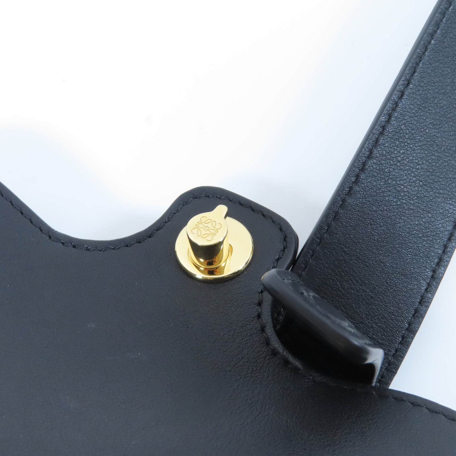 LOEWE 牛皮皮革Mini Pebble Bucket bag金扣手挽肩背兩用袋黑色