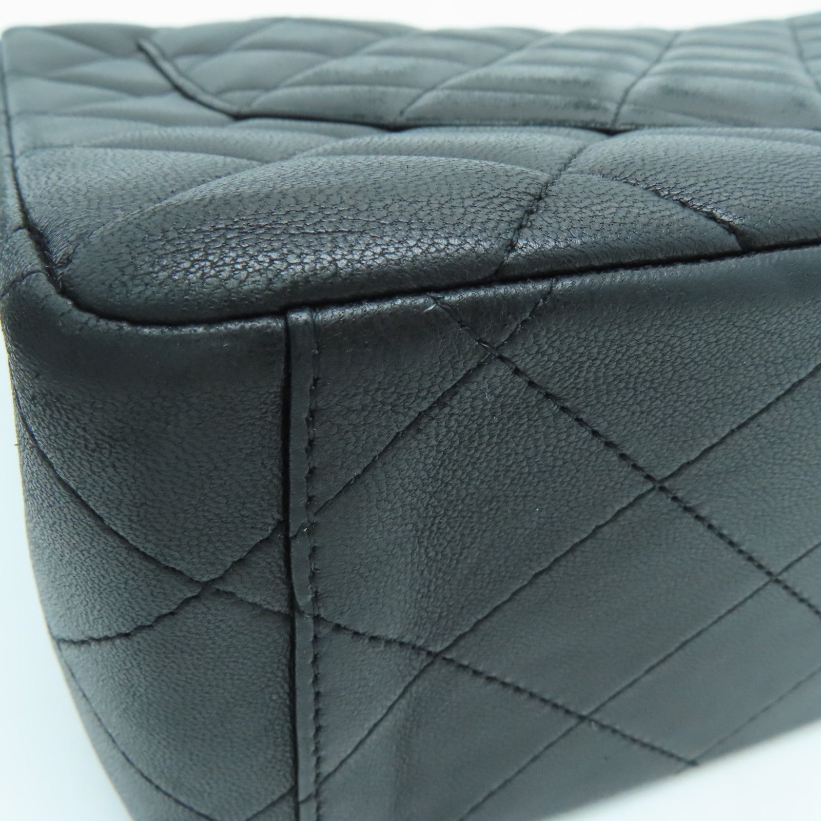 CHANEL 【激減優惠】菱格羊皮皮革Maxi Classic Flap銀扣鏈帶肩背袋黑色