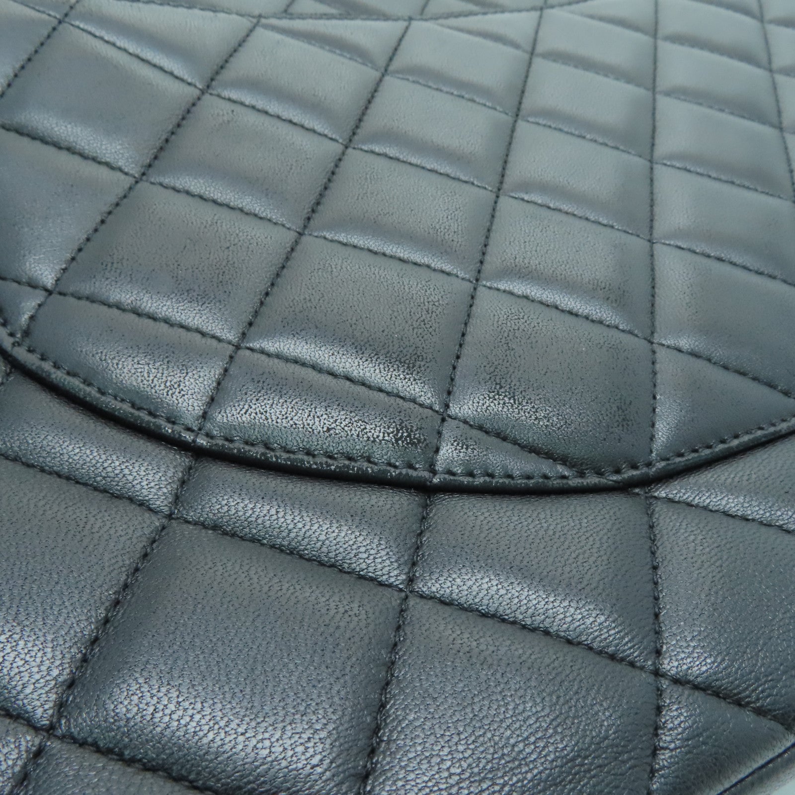 CHANEL 【激減優惠】菱格羊皮皮革Maxi Classic Flap銀扣鏈帶肩背袋黑色