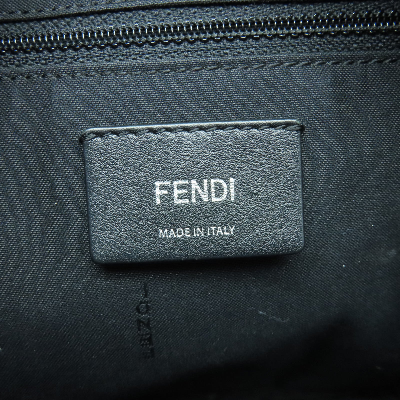 FENDI 尼龍Backpack銀扣背包黑色