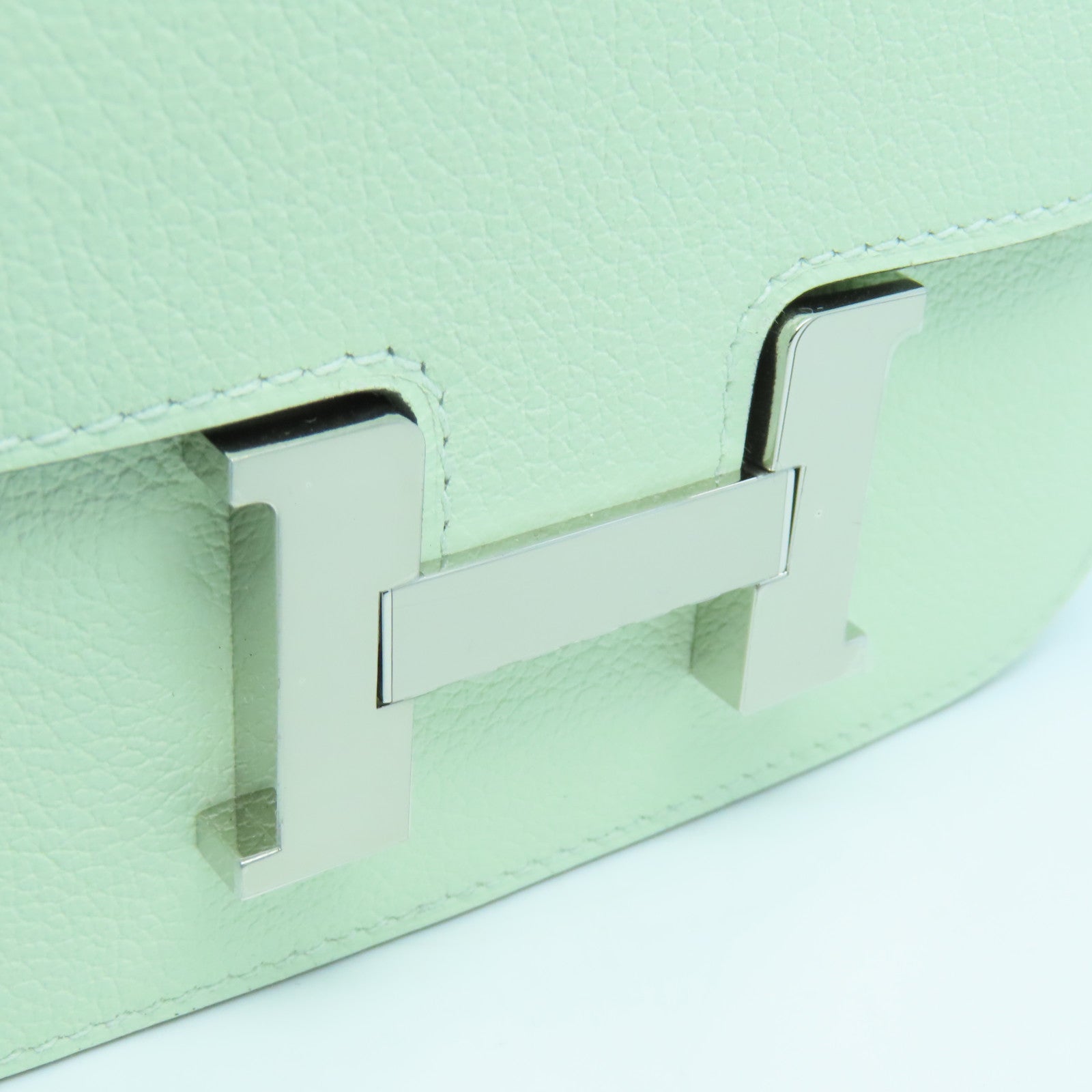 HERMES Evercolour皮革Constance Slim银扣腰包Vert Fizz绿色