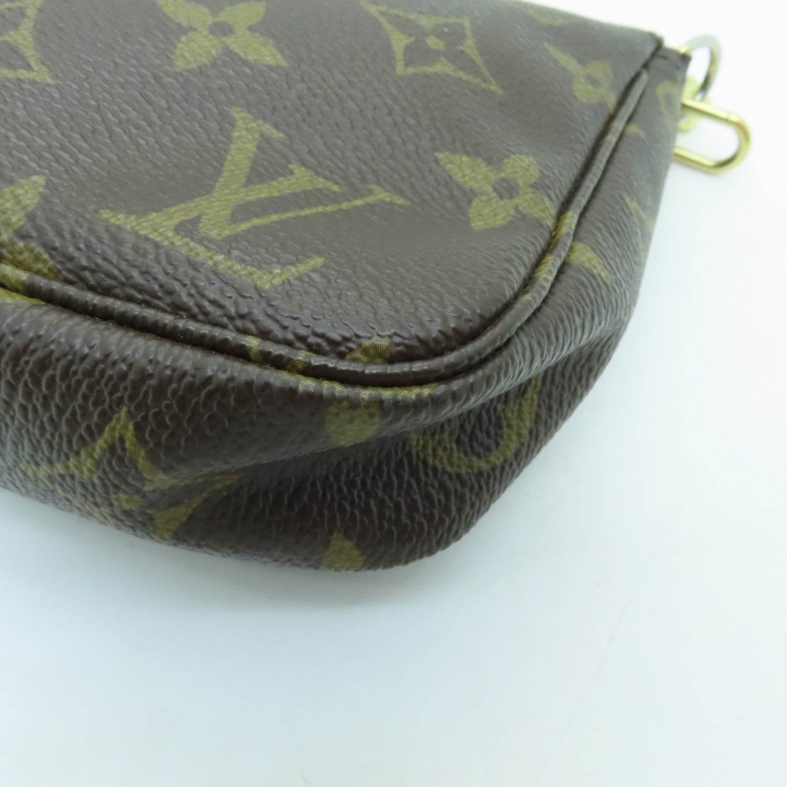 LOUIS VUITTON Monogram Pochette Accessories金扣手挽袋啡色