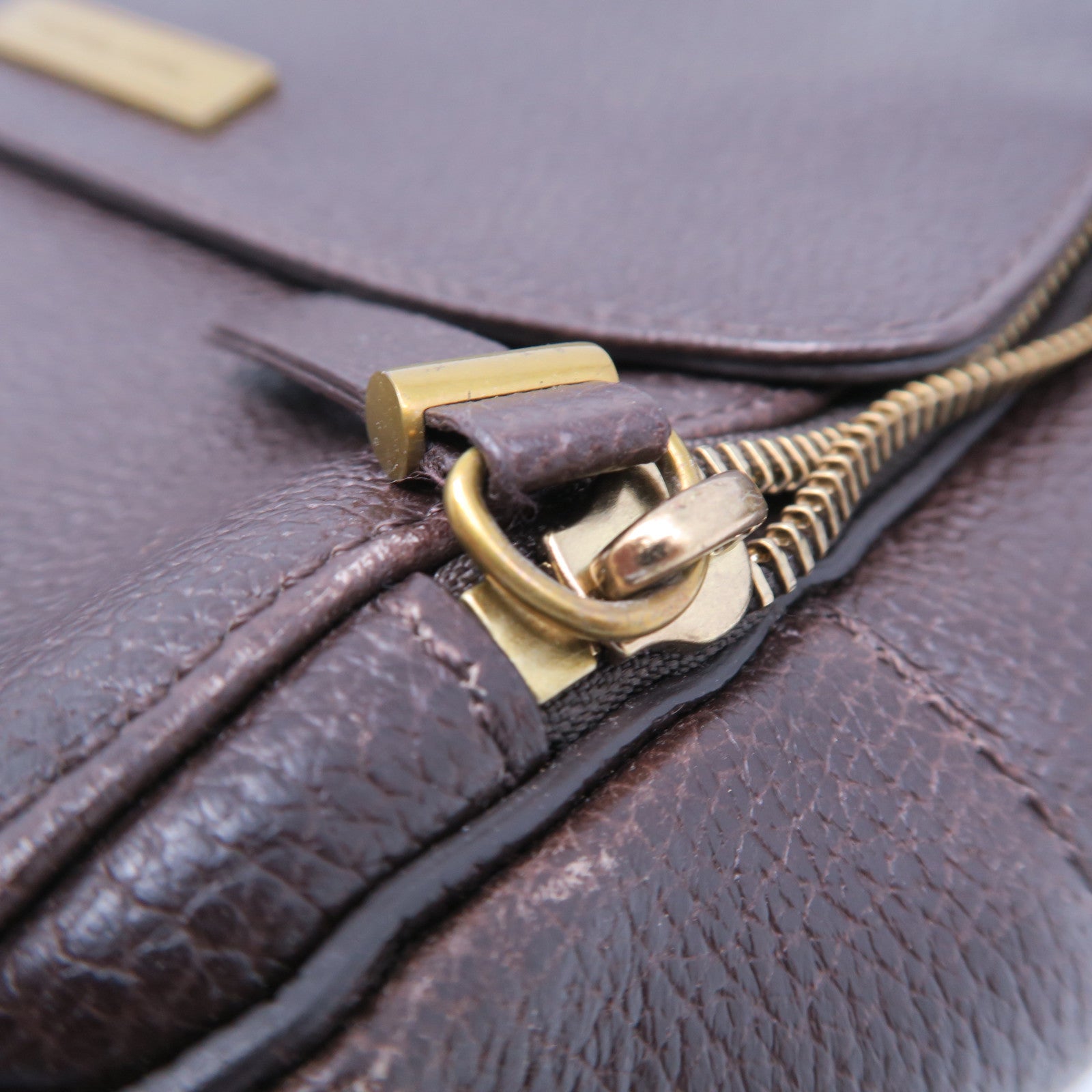 Michael Kors 牛皮皮革Messenger Bag金扣肩背袋棕色