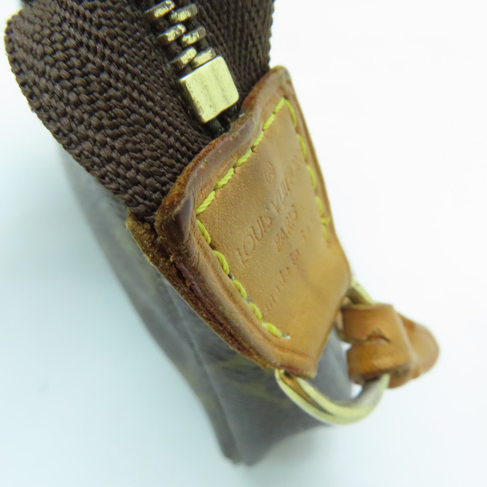LOUIS VUITTON Monogram Pochette Accessories金扣手挽袋啡色