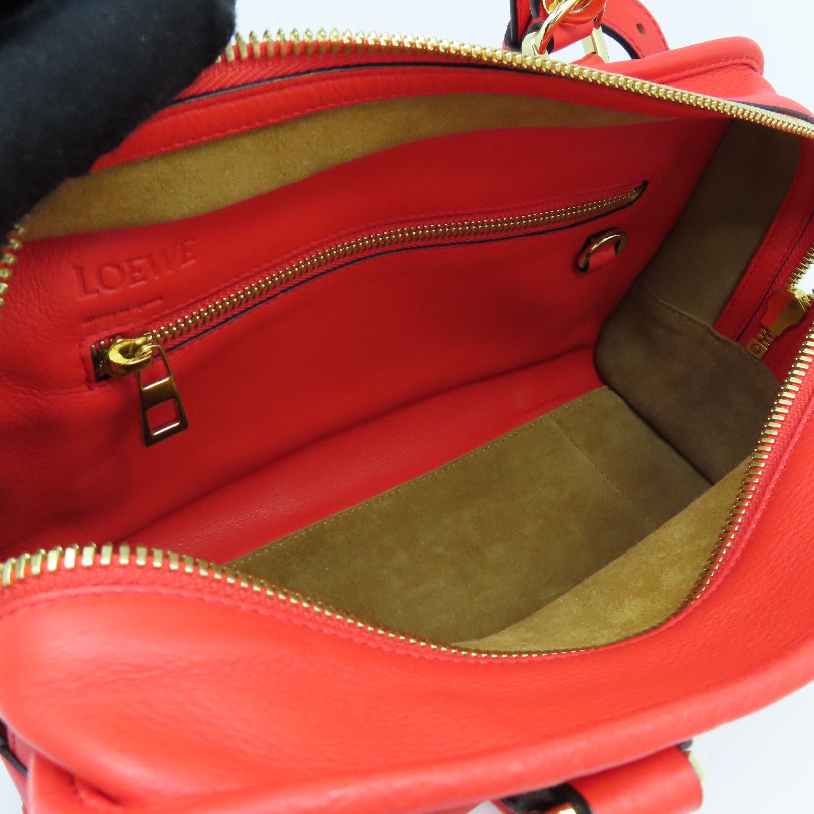 LOEWE cowhide leather Amazona 28 gold buckle handle shoulder bag red