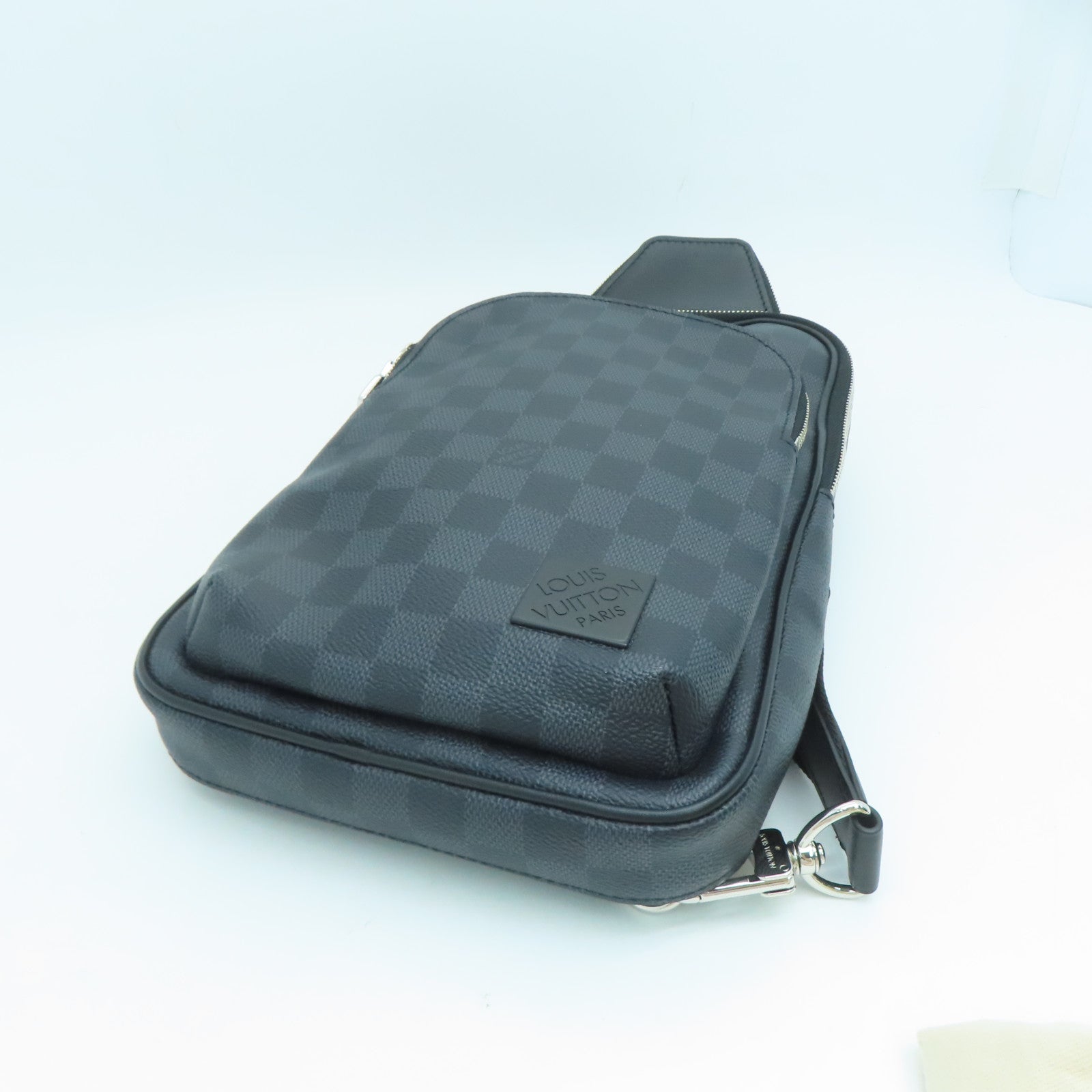LOUIS VUITTON Damier Avenue Shoulder Bag银扣肩背袋黑色