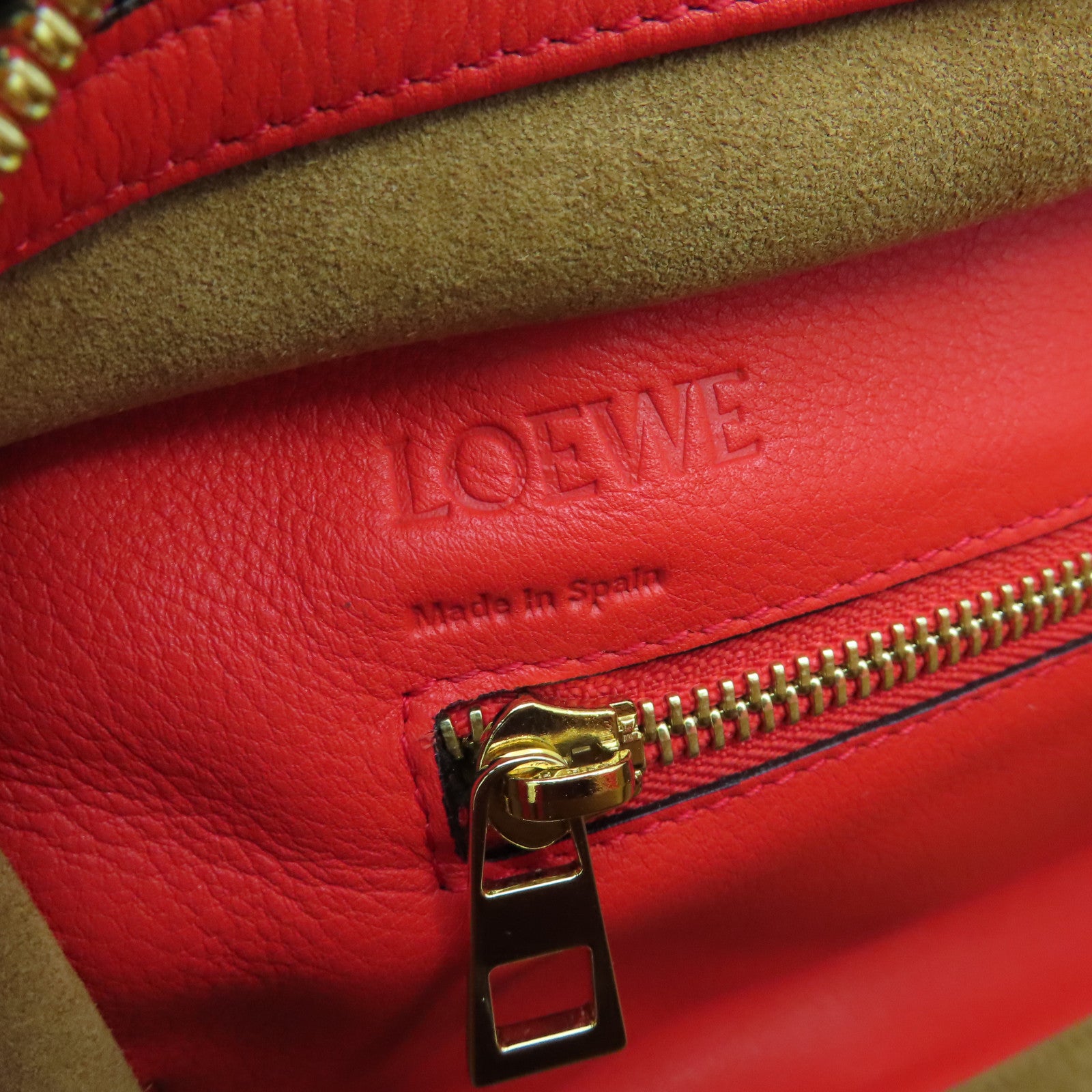 LOEWE cowhide leather Amazona 28 gold buckle handle shoulder bag red