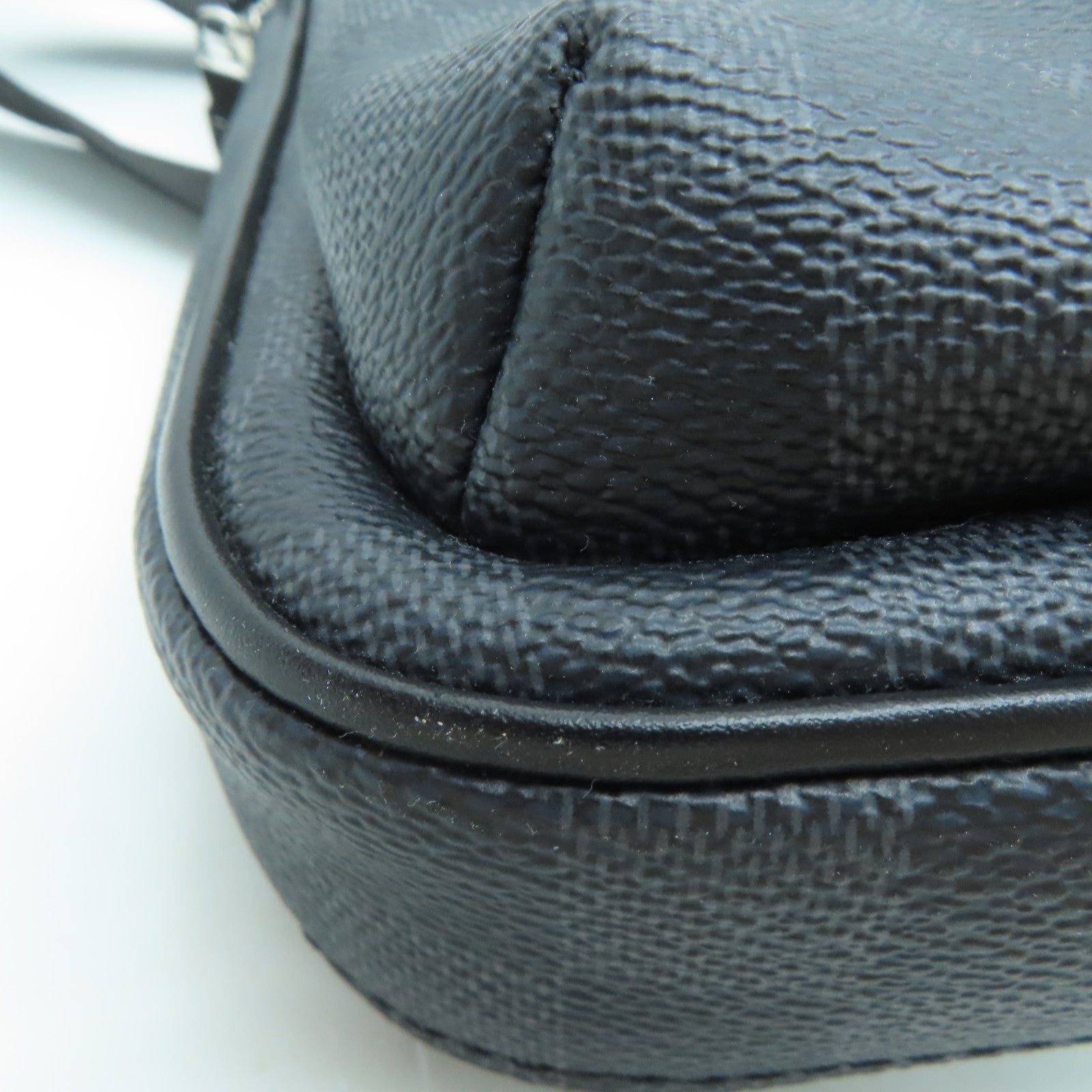 LOUIS VUITTON Damier Avenue Shoulder Bag银扣肩背袋黑色