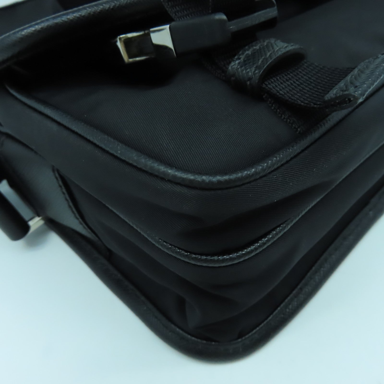 PRADA 尼龍Shoulder Bag銀扣肩背袋黑色