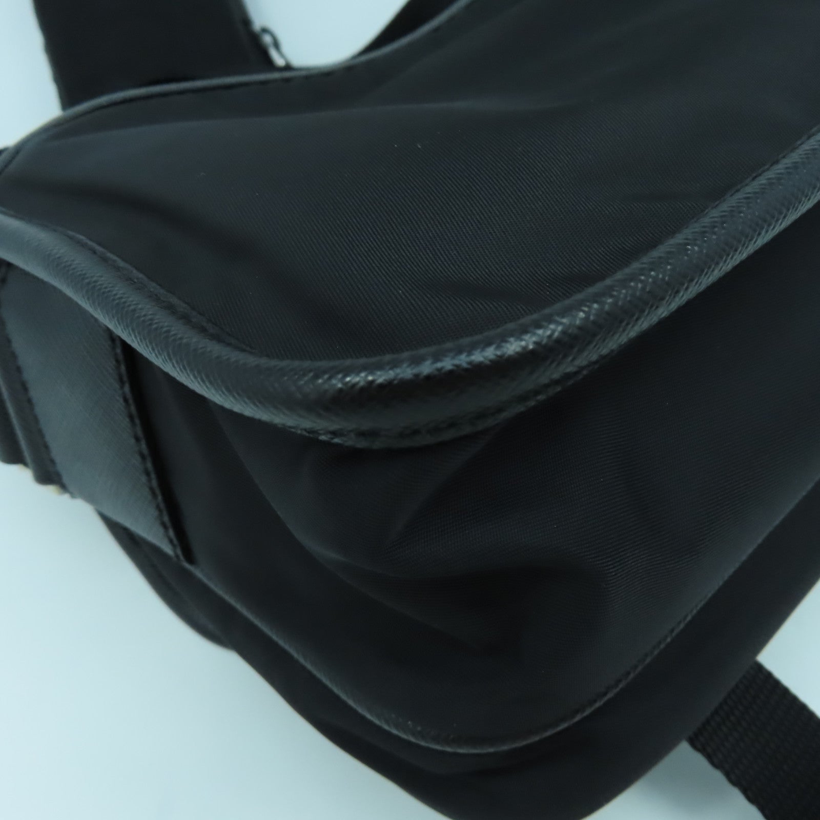 PRADA 尼龍Shoulder Bag銀扣肩背袋黑色