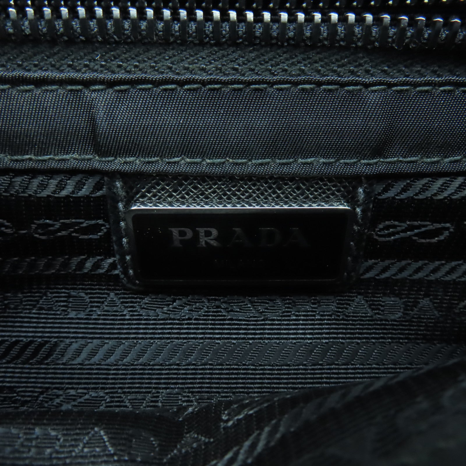 PRADA 尼龍Shoulder Bag銀扣肩背袋黑色