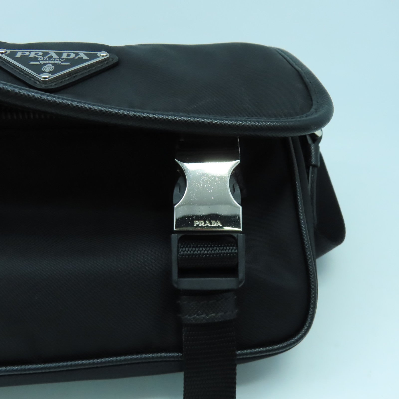 PRADA 尼龍Shoulder Bag銀扣肩背袋黑色