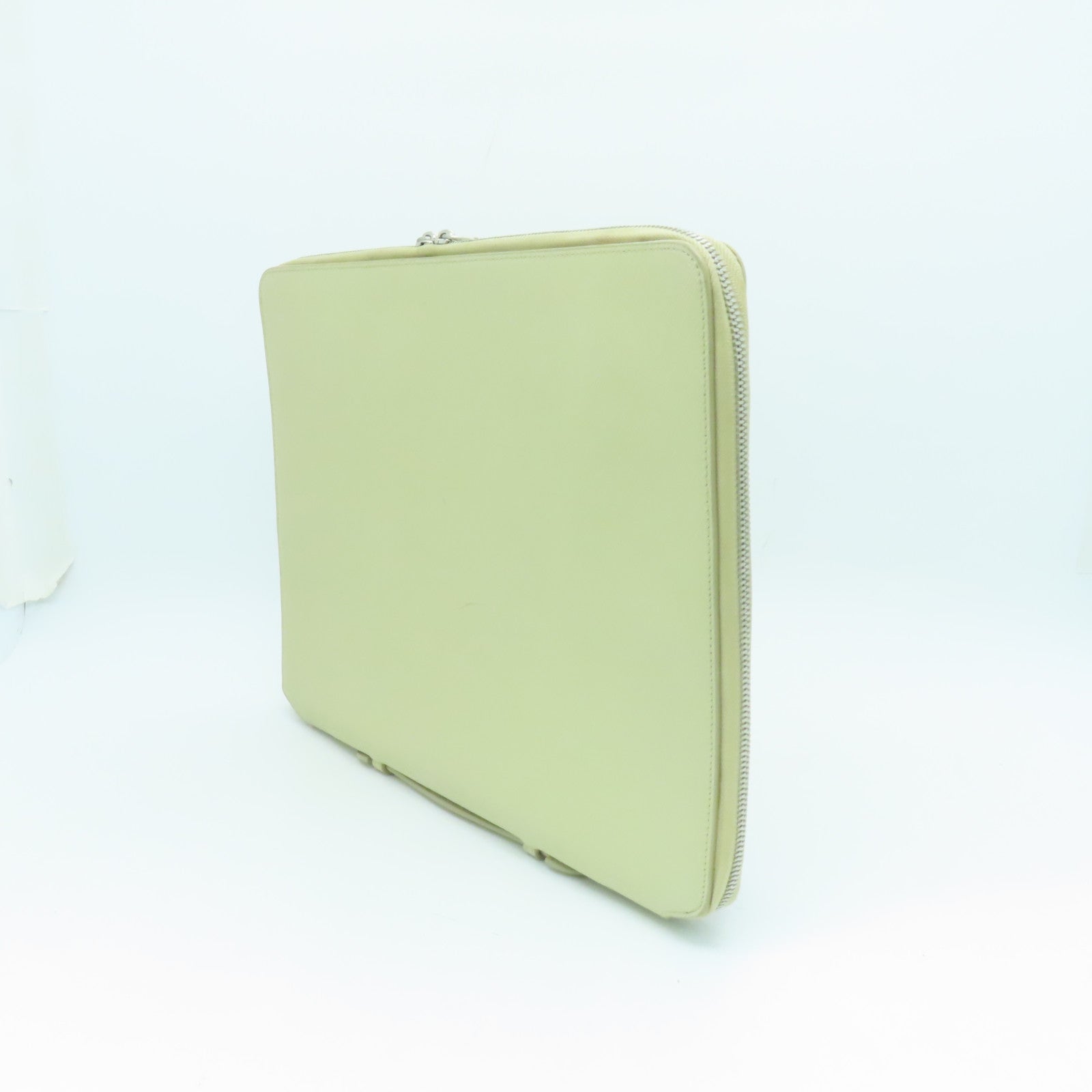 MCM 【激減優惠】皮革Clutch Bag銀扣手拿包米色