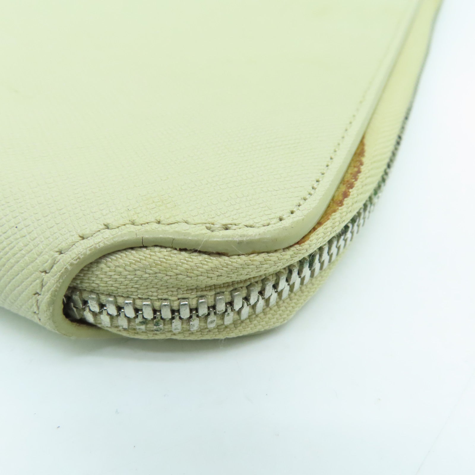 MCM 【激減優惠】皮革Clutch Bag銀扣手拿包米色