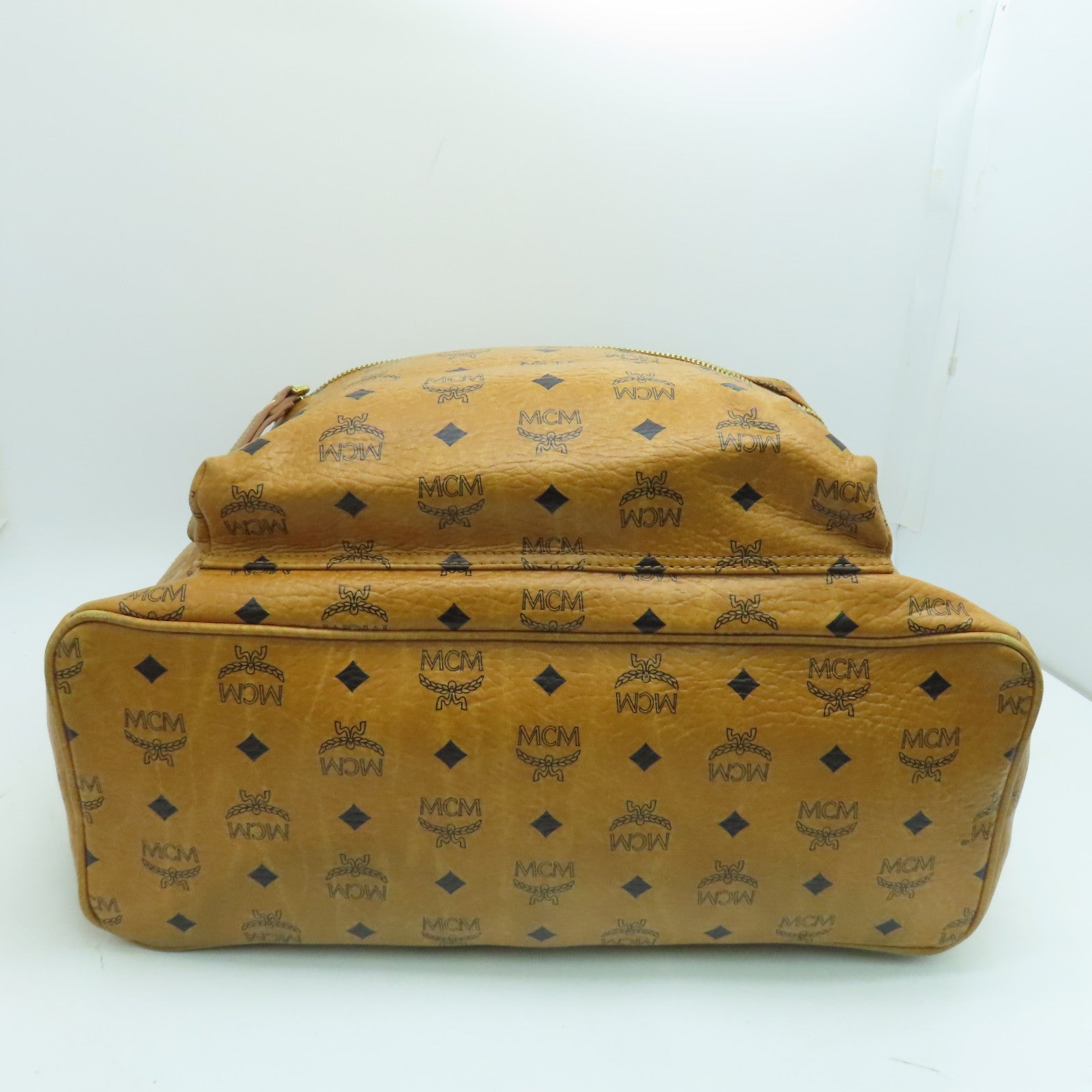 MCM 牛皮皮革Backpack背包金扣啡色