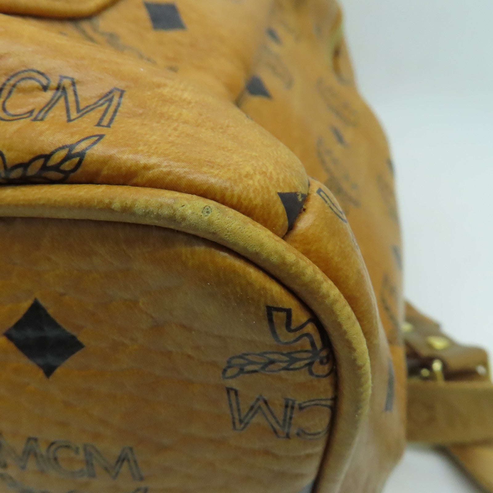 MCM 牛皮皮革Backpack背包金扣啡色