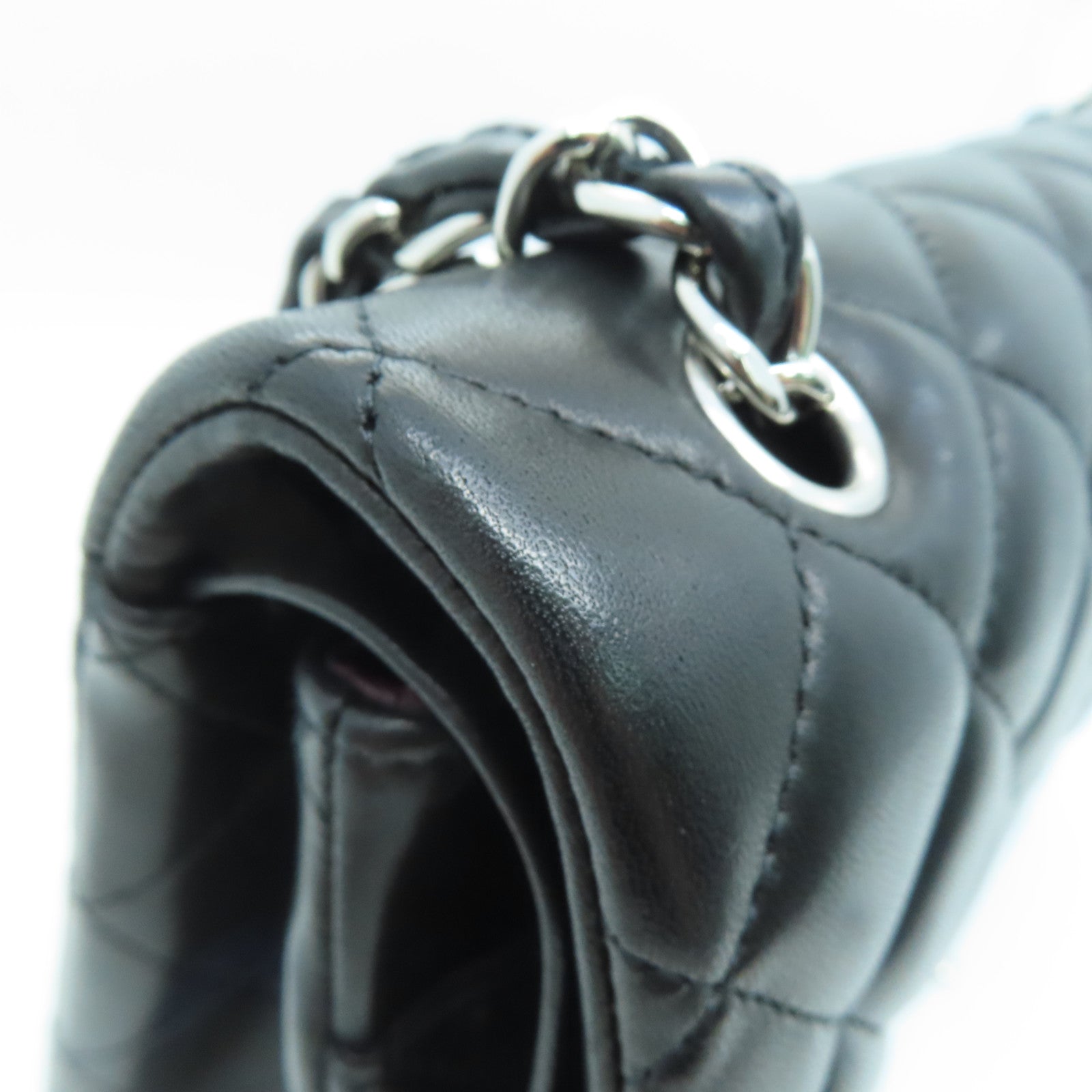 CHANEL 菱格羊皮皮革Classic Maxi Jumbo銀扣肩背袋黑色