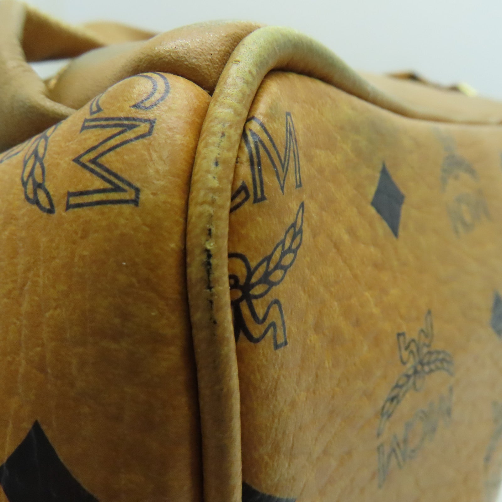MCM 牛皮皮革Backpack背包金扣啡色
