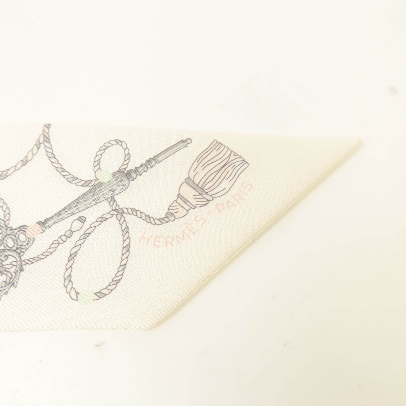 HERMES 絲質Twilly絲巾白色