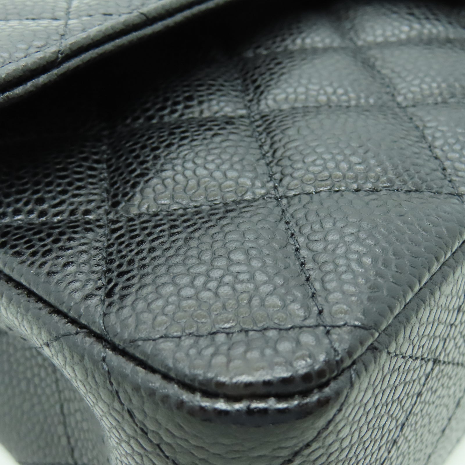 CHANEL 菱格Caviar皮革Chain Shoulder金扣鏈帶肩背袋黑色