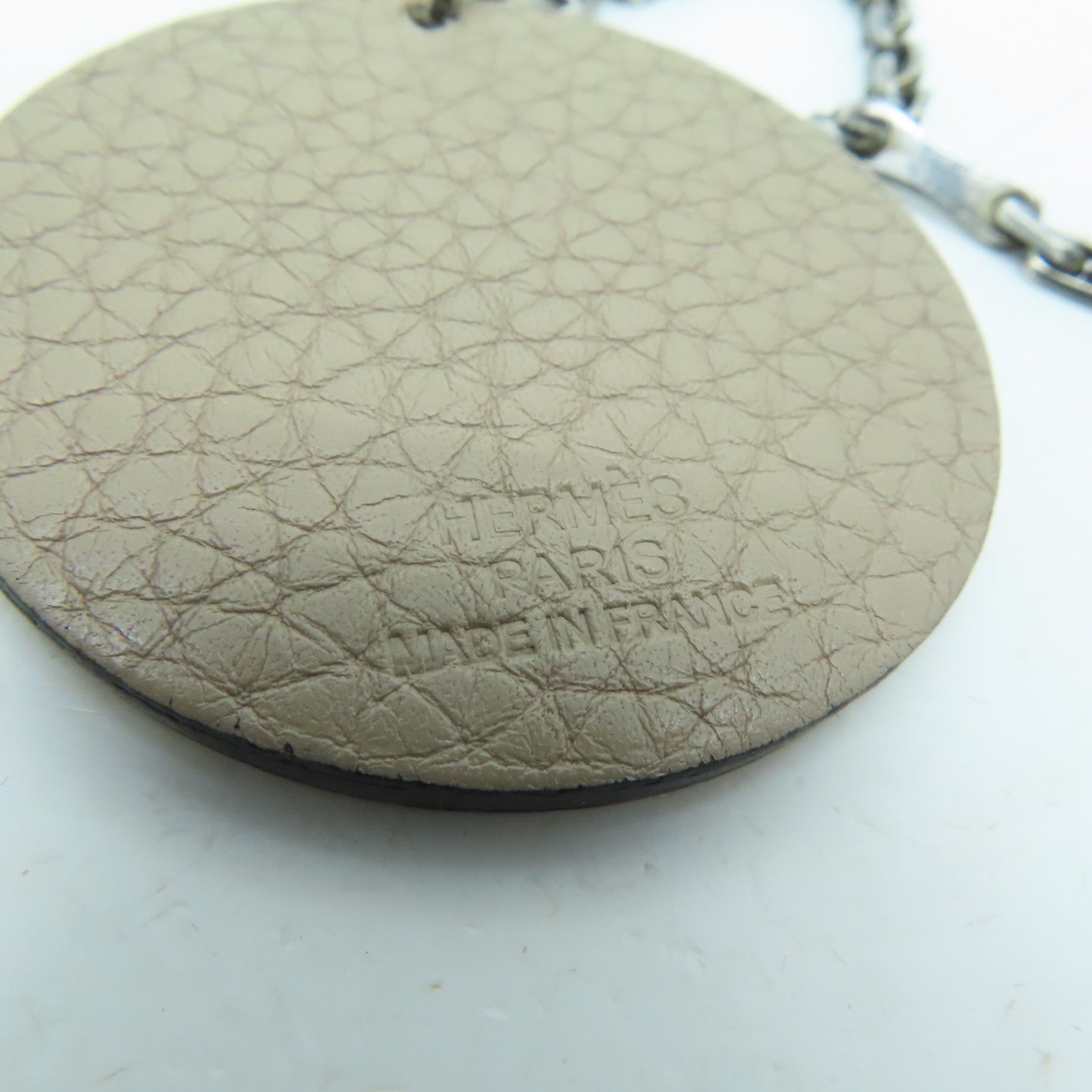 HERMES 【激减优惠】皮革Charm银扣挂饰灰色