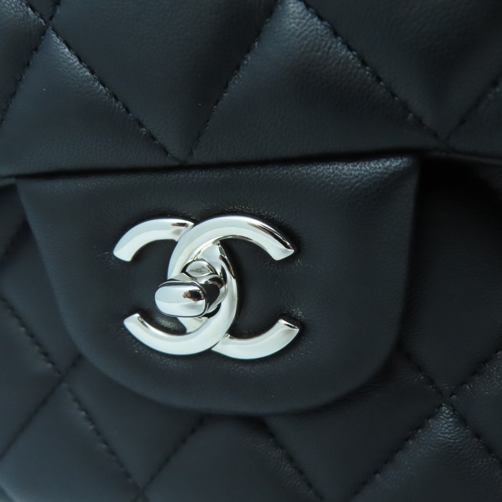 CHANEL 菱格羊皮皮革Jumbo銀扣鏈帶肩背袋黑色