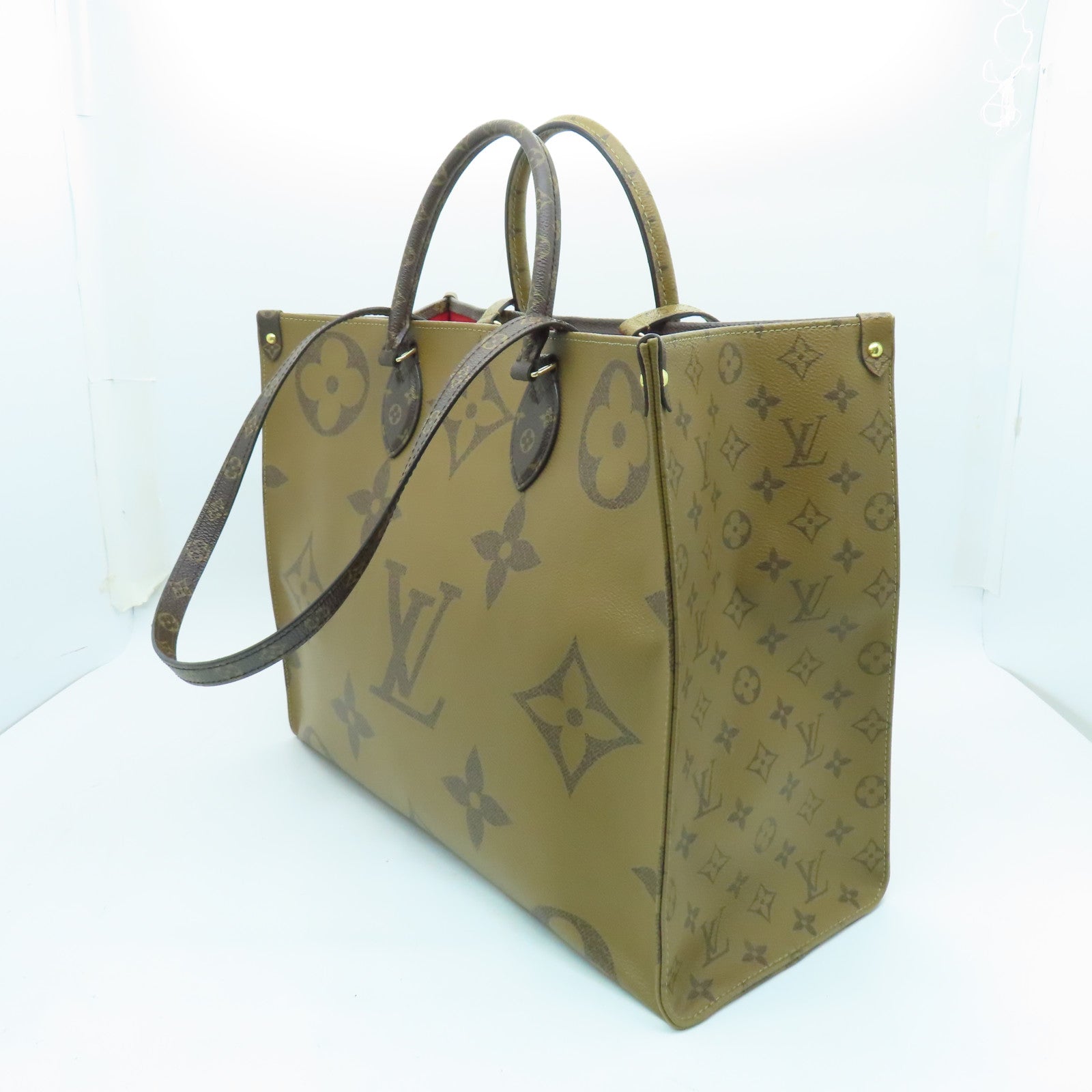 LOUIS VUITTON Monogram Giant Reverse On The Go GM