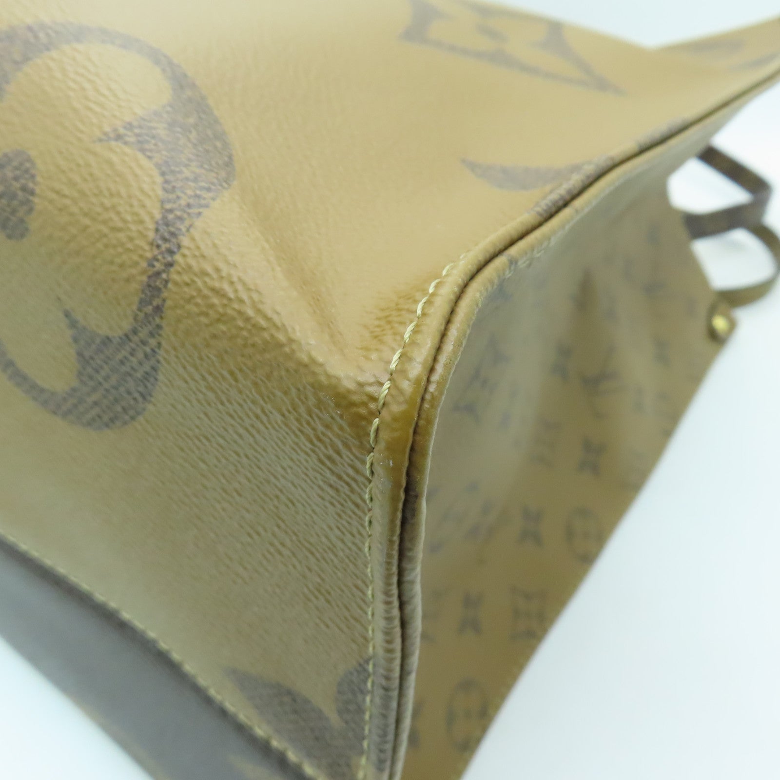 LOUIS VUITTON Monogram Giant Reverse On The Go GM