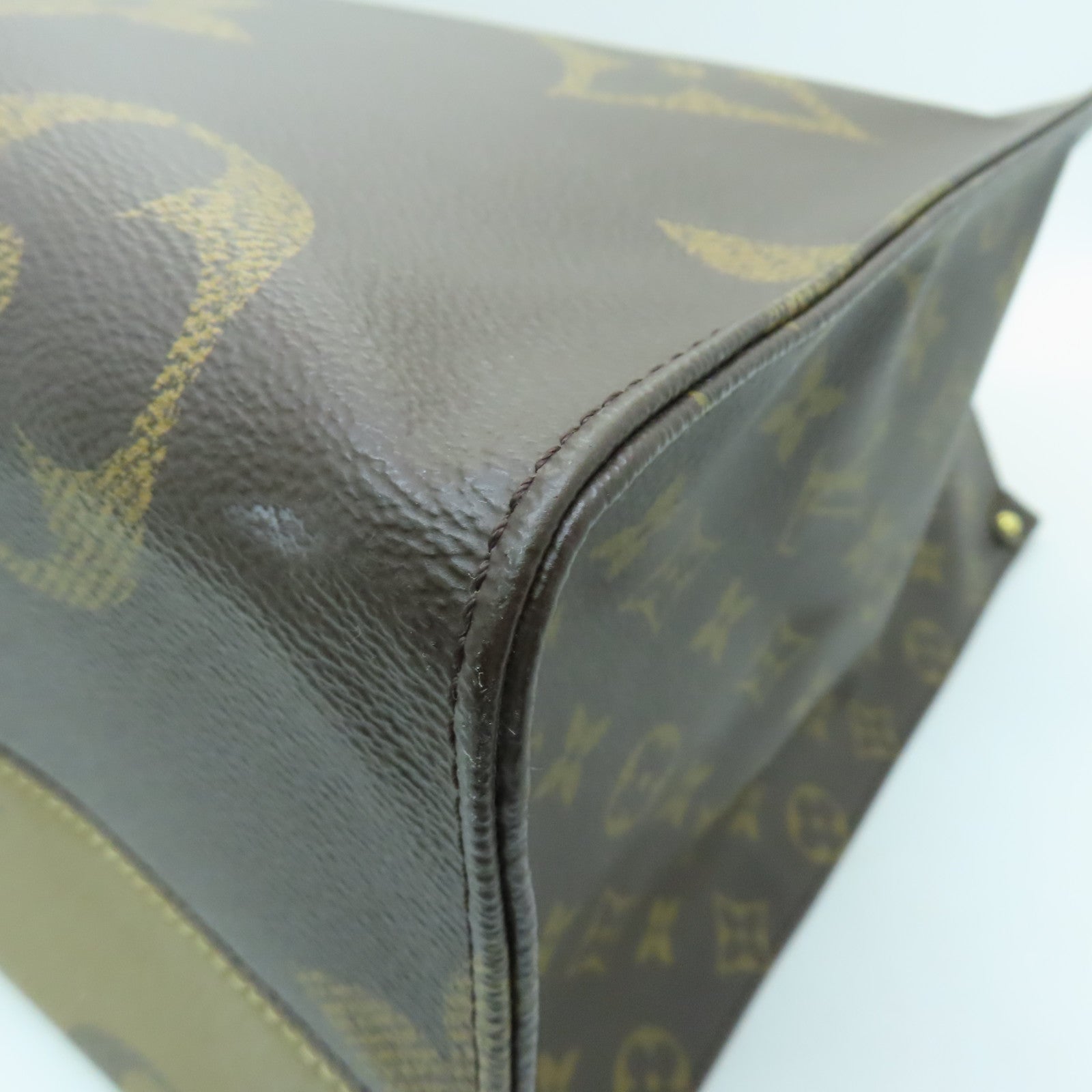 LOUIS VUITTON Monogram Giant Reverse On The Go GM