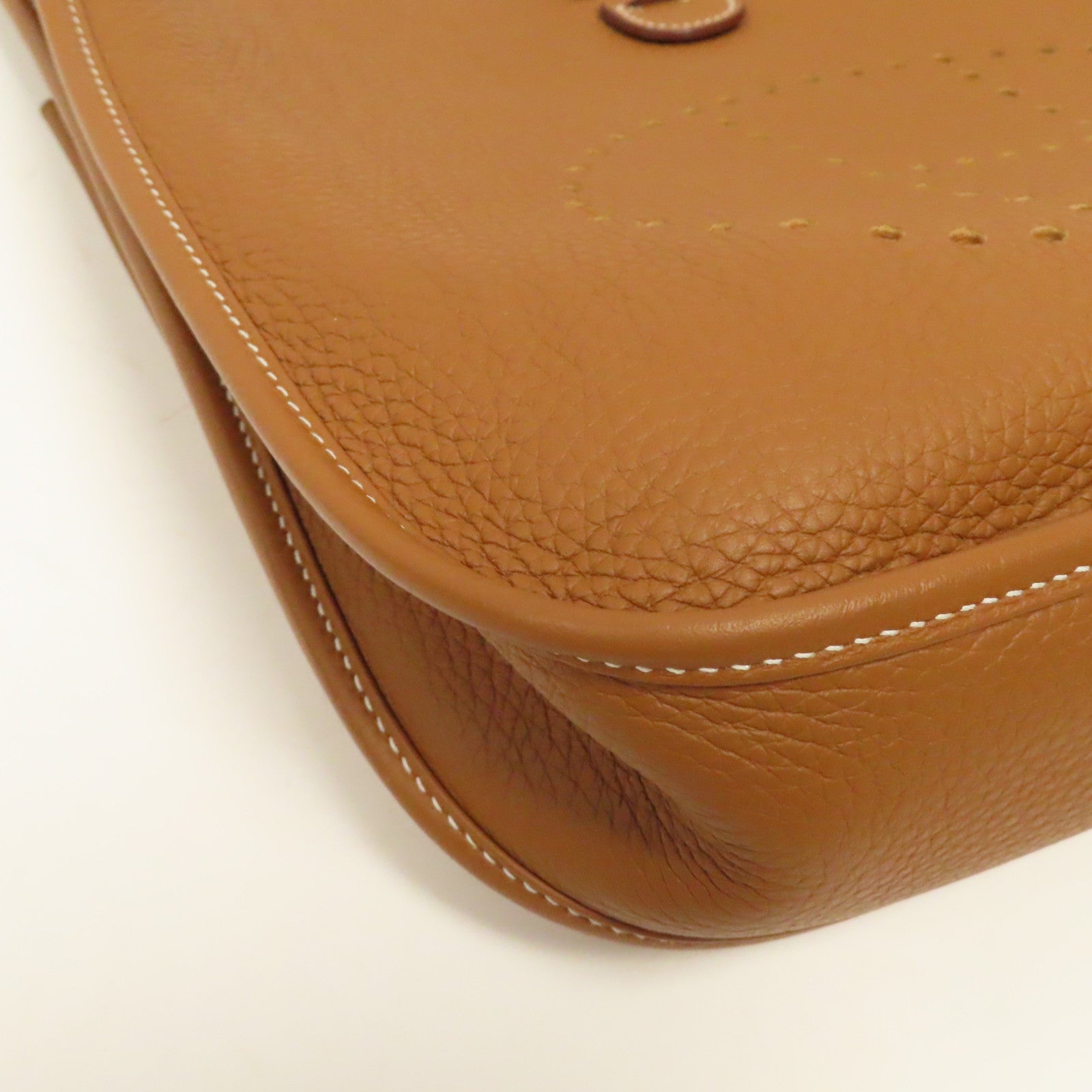 HERMES Togo皮革Evelyne PM銀扣肩背袋Gold經典駝色