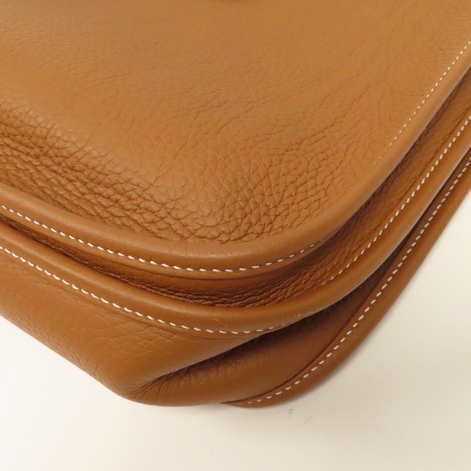 HERMES Togo皮革Evelyne PM銀扣肩背袋Gold經典駝色