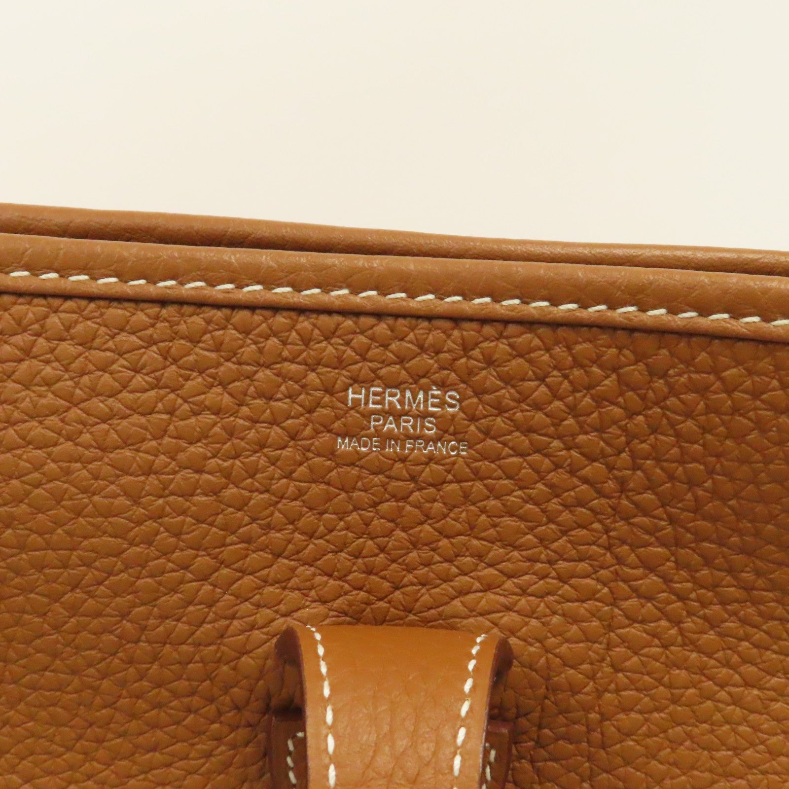 HERMES Togo皮革Evelyne PM銀扣肩背袋Gold經典駝色