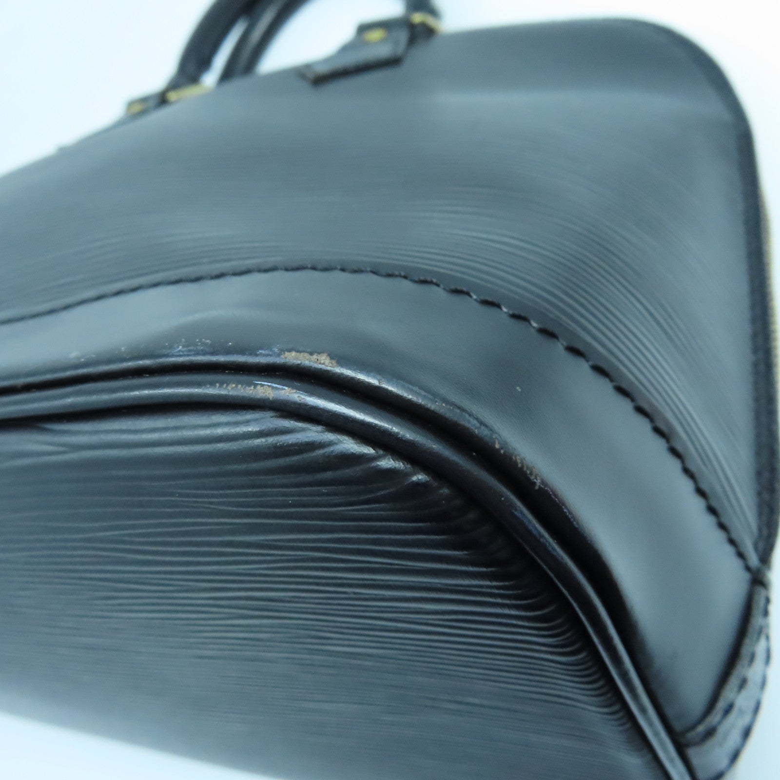 LOUIS VUITTON Epi Alma PM金扣手挽袋黑色