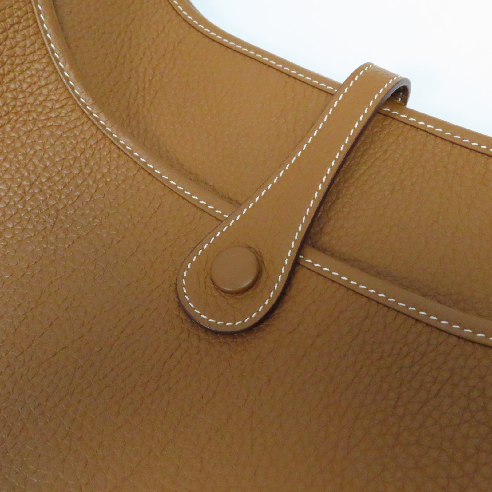 HERMES Togo皮革Evelyne PM銀扣肩背袋Gold經典駝色