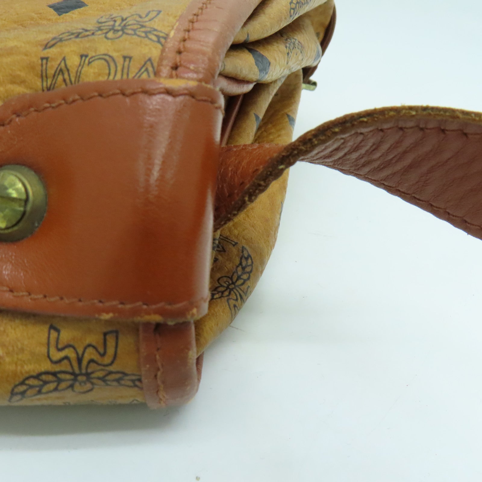 MCM 牛皮皮革Shoulder Bag肩背袋金扣啡色