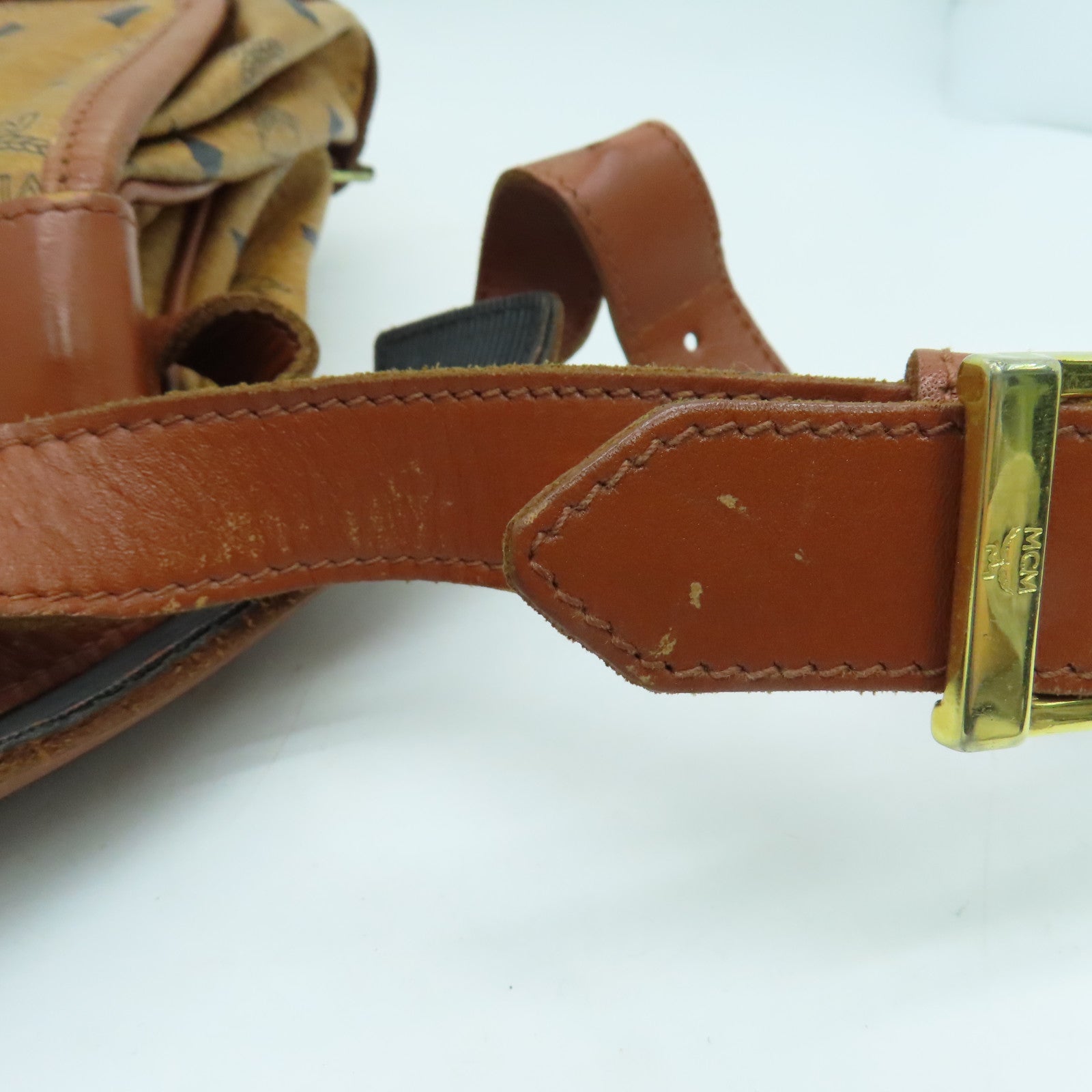 MCM 牛皮皮革Shoulder Bag肩背袋金扣啡色