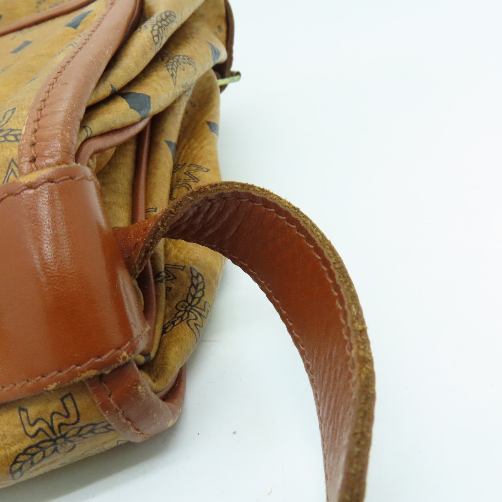 MCM 牛皮皮革Shoulder Bag肩背袋金扣啡色