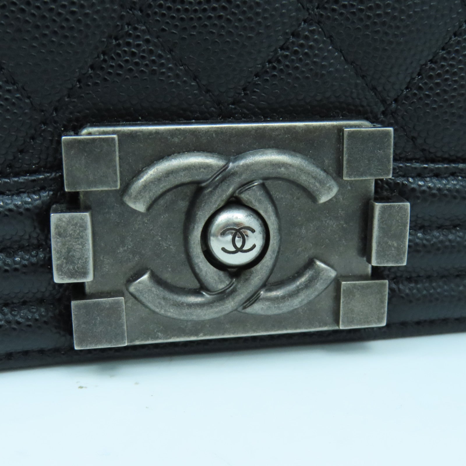 CHANEL 菱格Caviar皮革Boy Chanel 25cm銀扣鏈帶肩背袋黑色