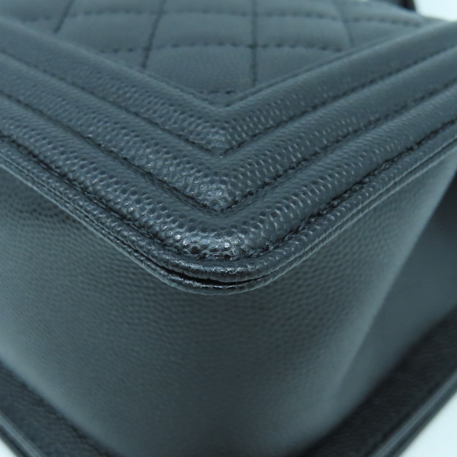 CHANEL 菱格Caviar皮革Boy Chanel 25cm銀扣鏈帶肩背袋黑色