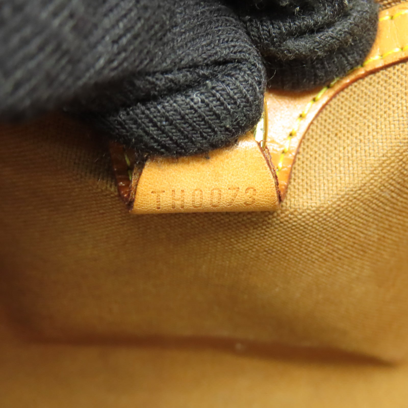 LOUIS VUITTON Monogram Elipse PM金扣手挽袋啡色