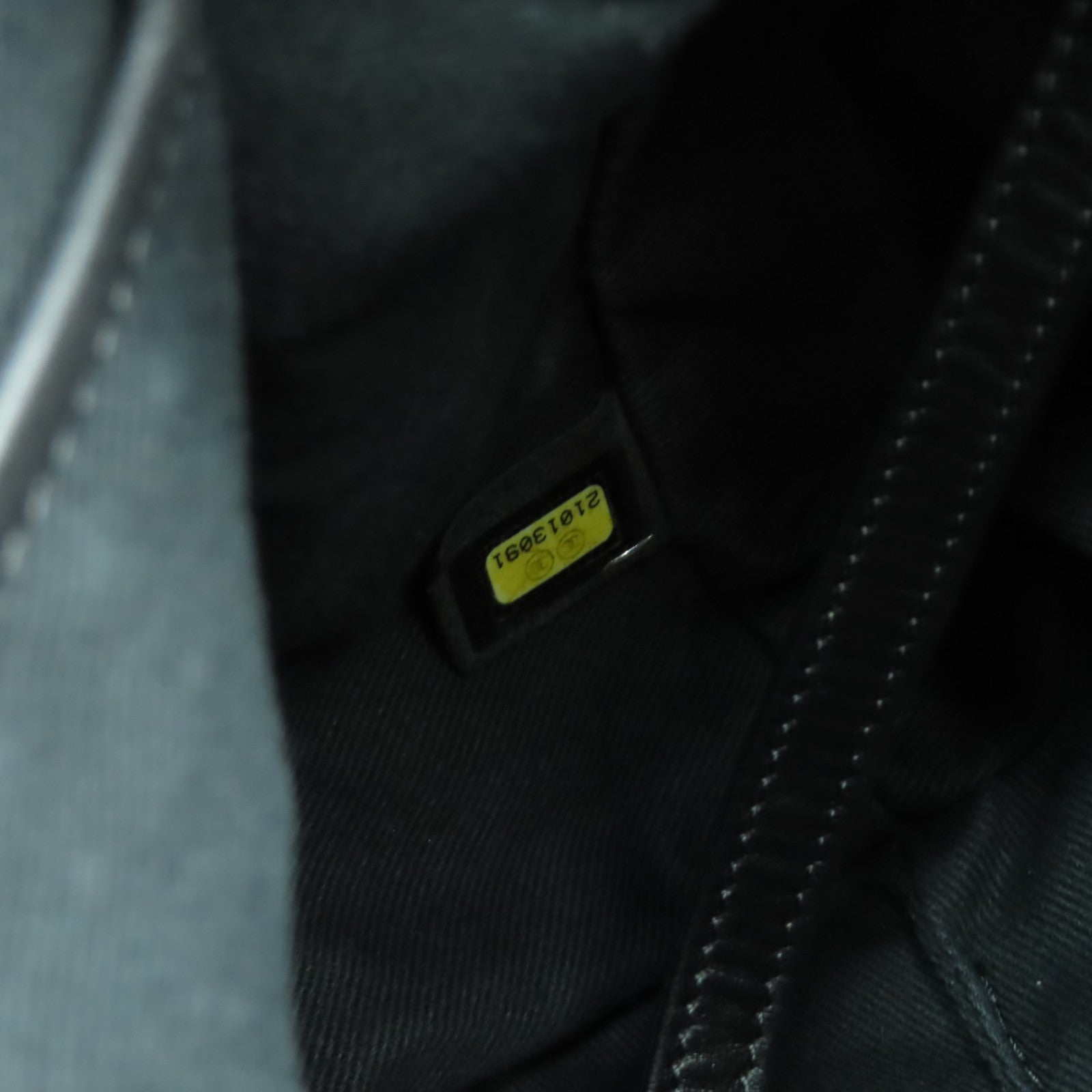 CHANEL 菱格牛皮皮革Shoulder Bag銀扣鏈帶肩背袋黑色