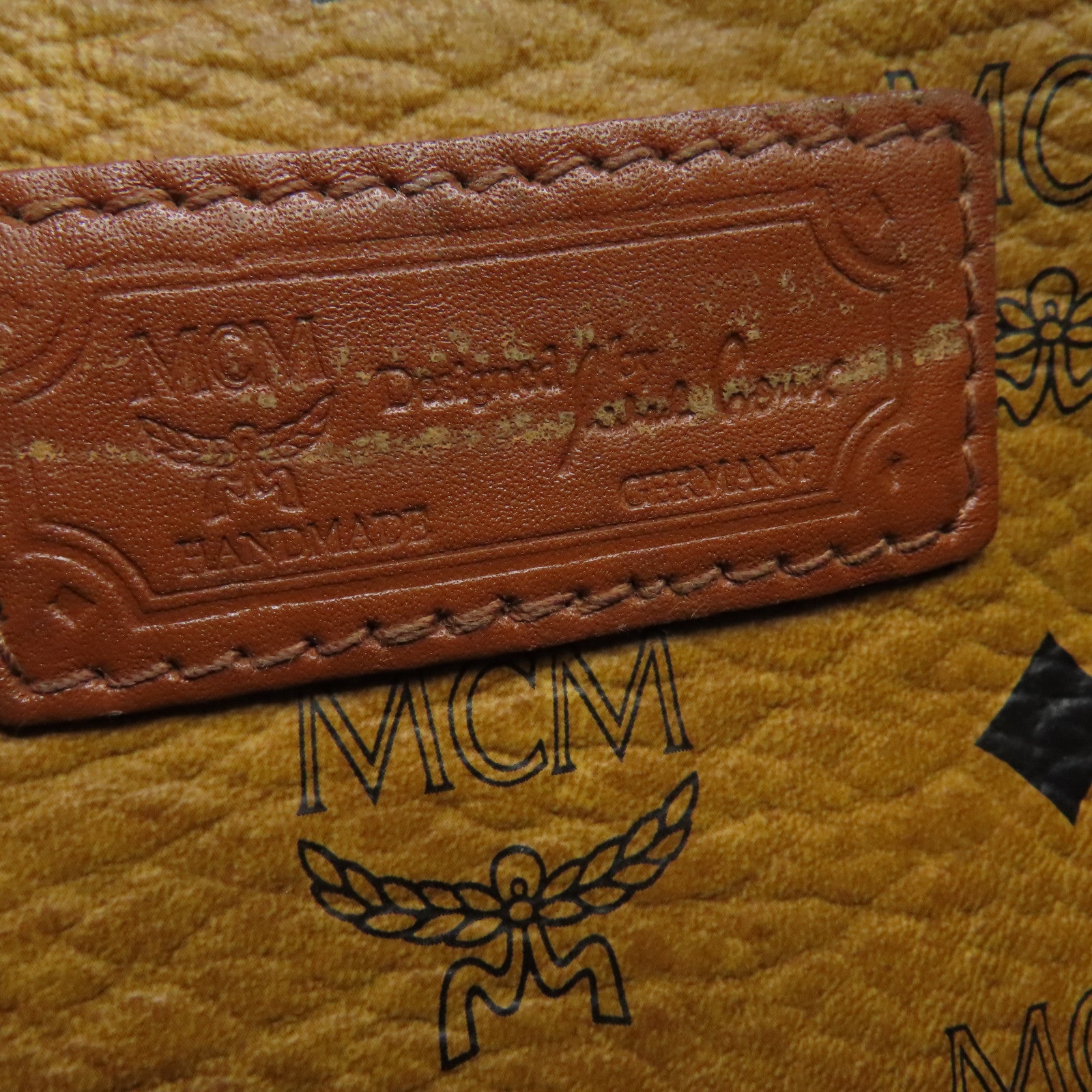 MCM 牛皮皮革Shoulder Bag肩背袋金扣啡色