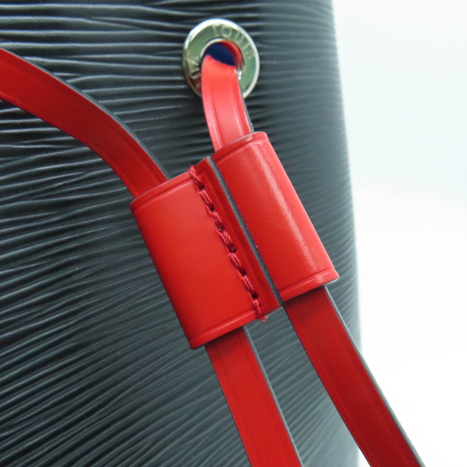 LOUIS VUITTON Epi Neo Noe Silver Buckle Handle Shoulder Bag Black/Blue/Red