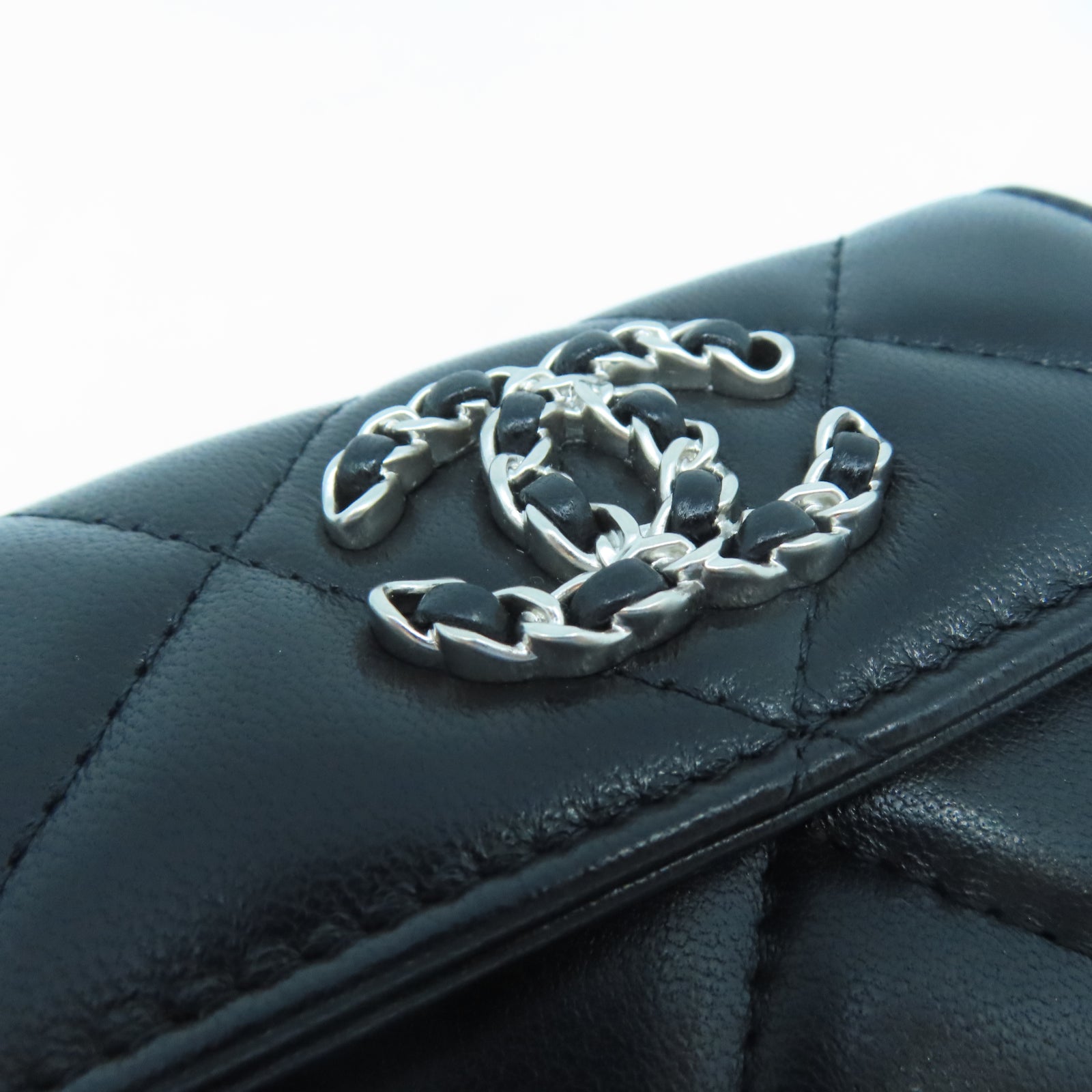 CHANEL 菱格羊皮皮革19 Card Case銀扣卡片包黑色
