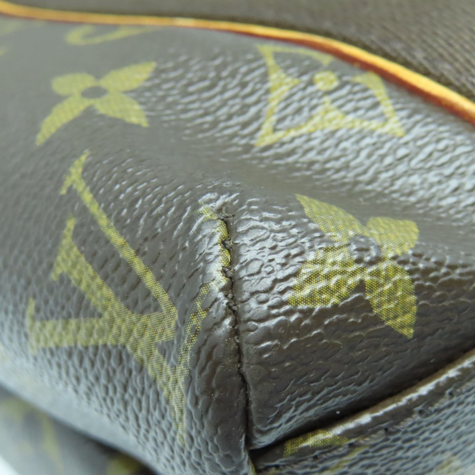 LOUIS VUITTON Monogram Beaubourg gold buckle handle bag brown