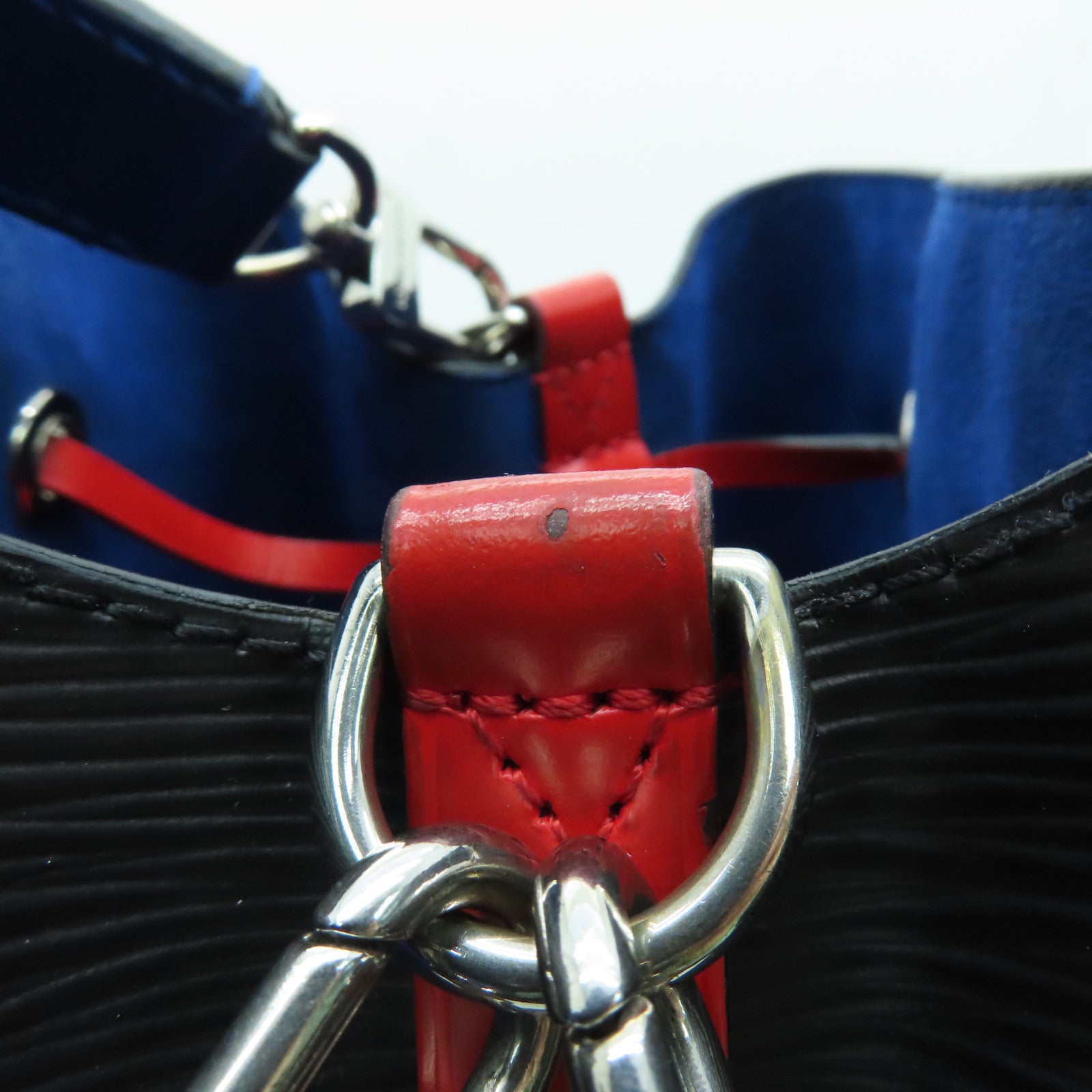 LOUIS VUITTON Epi Neo Noe Silver Buckle Handle Shoulder Bag Black/Blue/Red