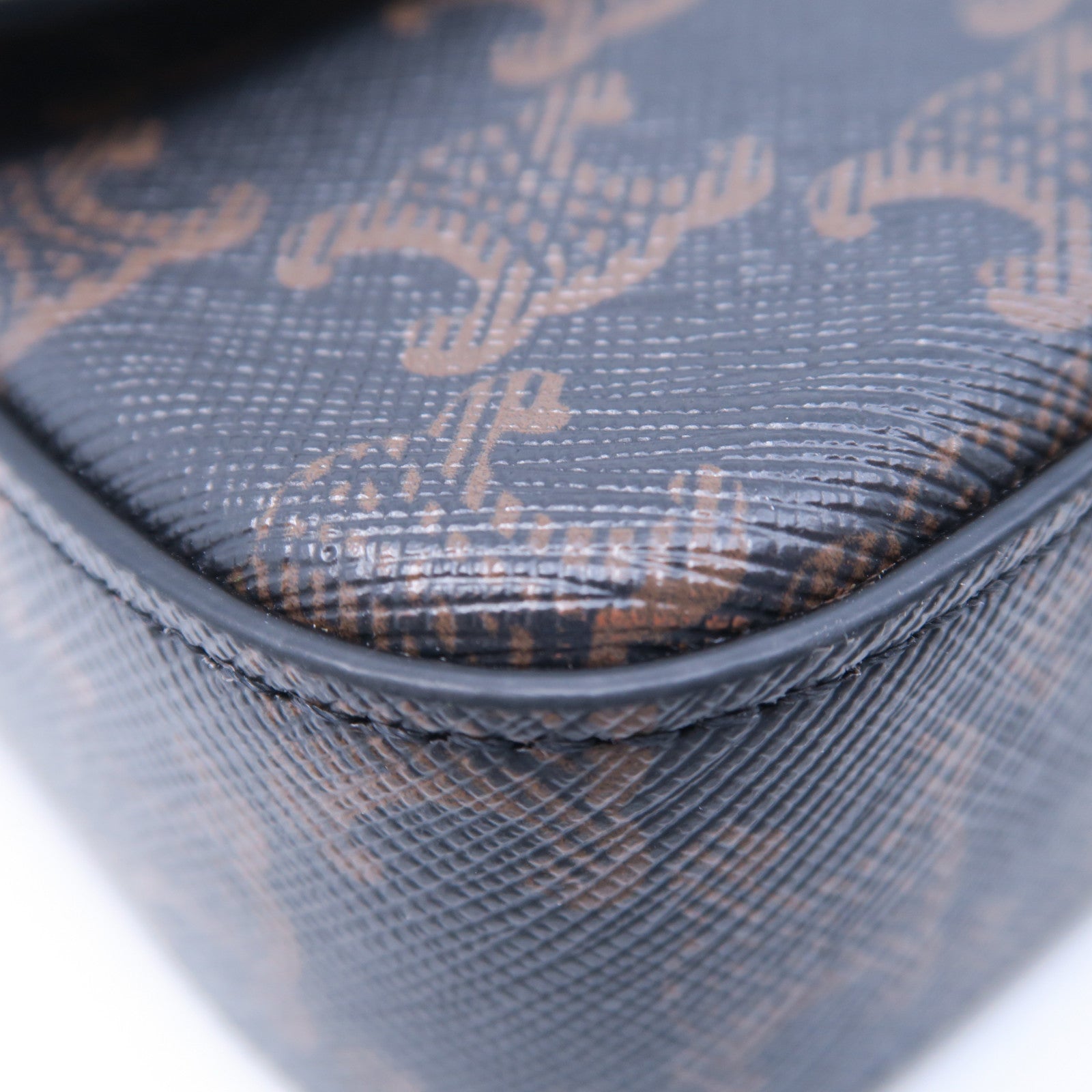 CELINE 涂层帆布Triomphe金扣肩背袋棕色